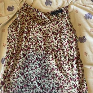 Tank top with roses on it. Perfect for summer